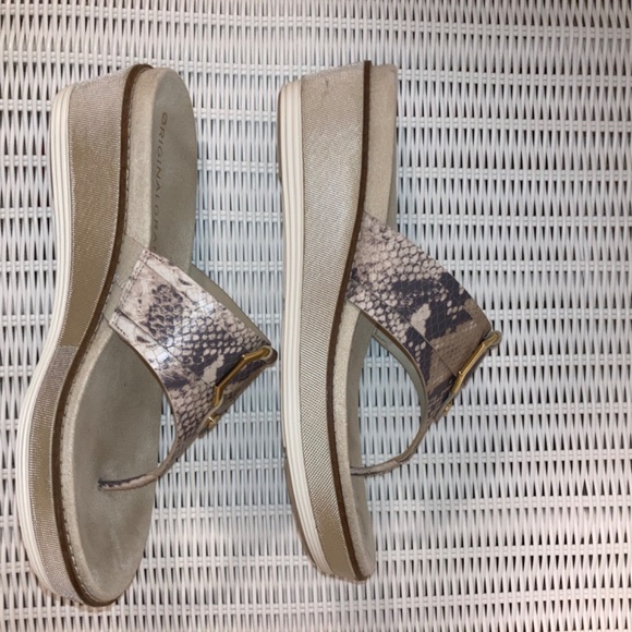 Cole Haan Original Grand Flatform(Platform) Python Snake Print Thong Sandal, - Picture 5 of 9